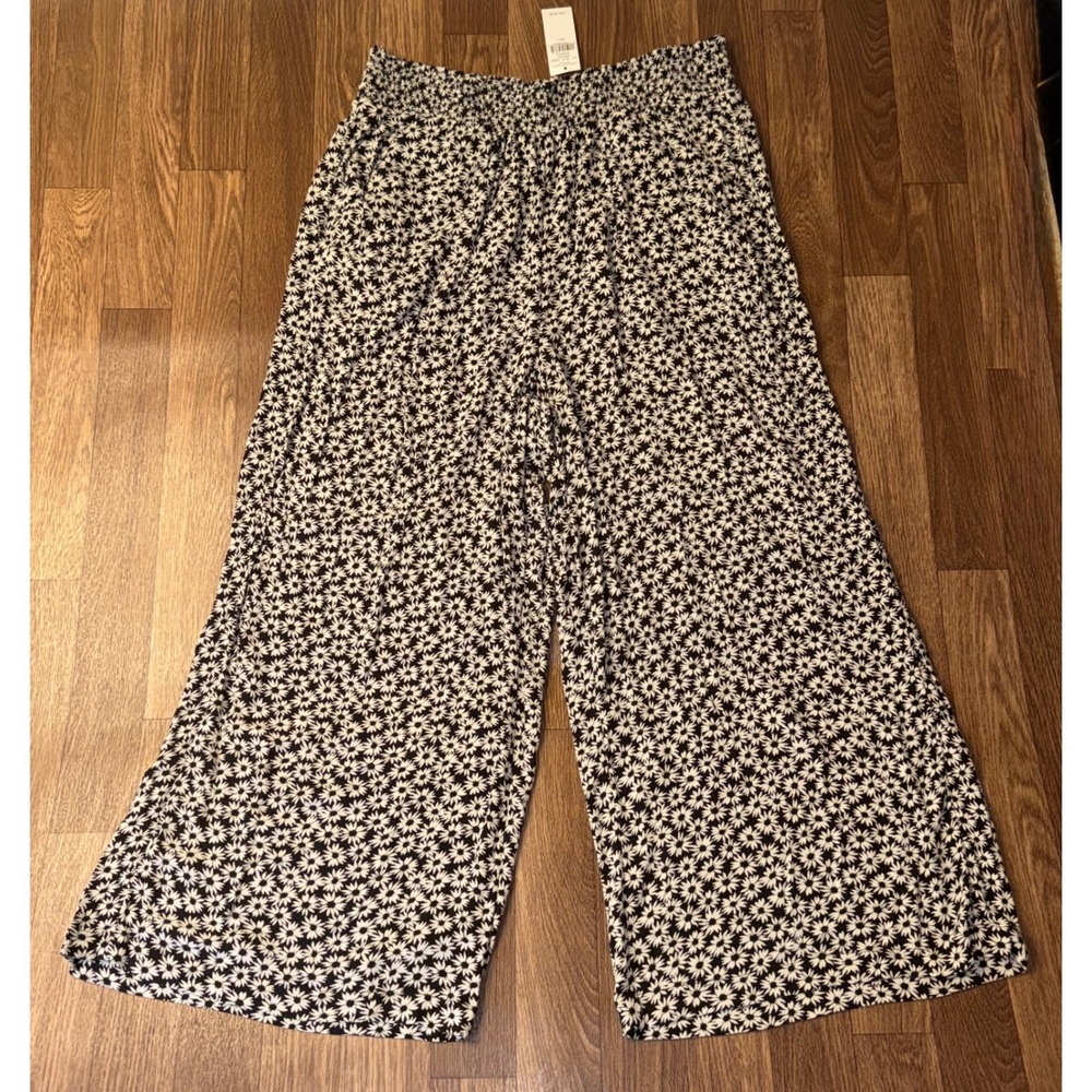 American Eagle Daisy Floral Wide Leg Pants Smocked Waist Black White Large NWT